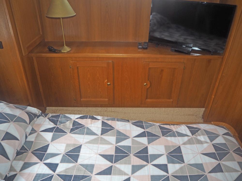 Aft cabin, Accommodation